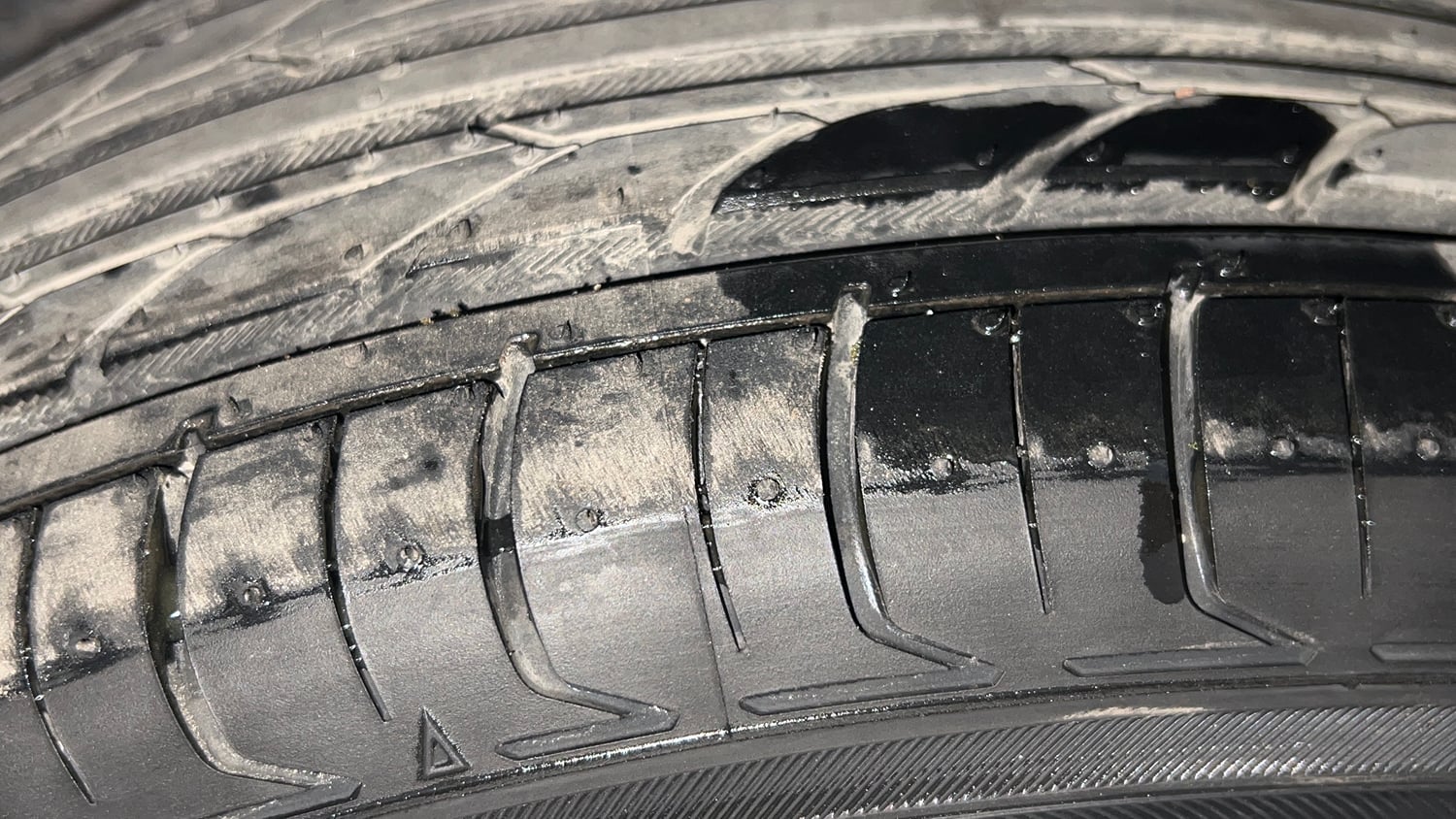 Used 2018 Tata Tiago Revotron XZ Petrol Manual tyres LEFT FRONT TYRE TREAD VIEW