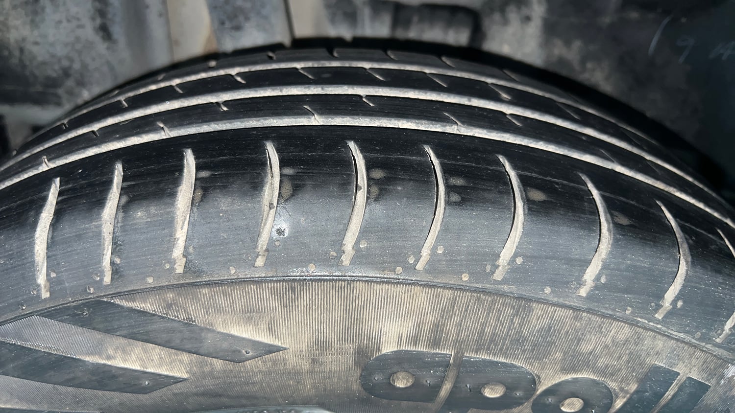 Used 2018 Maruti Suzuki Swift VXi Petrol Manual tyres RIGHT REAR TYRE TREAD VIEW