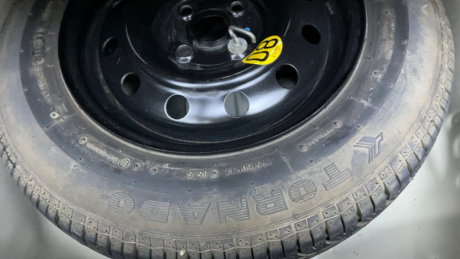 Used 2016 Maruti Suzuki Swift Dzire ZDI Diesel Manual tyres SPARE TYRE VIEW