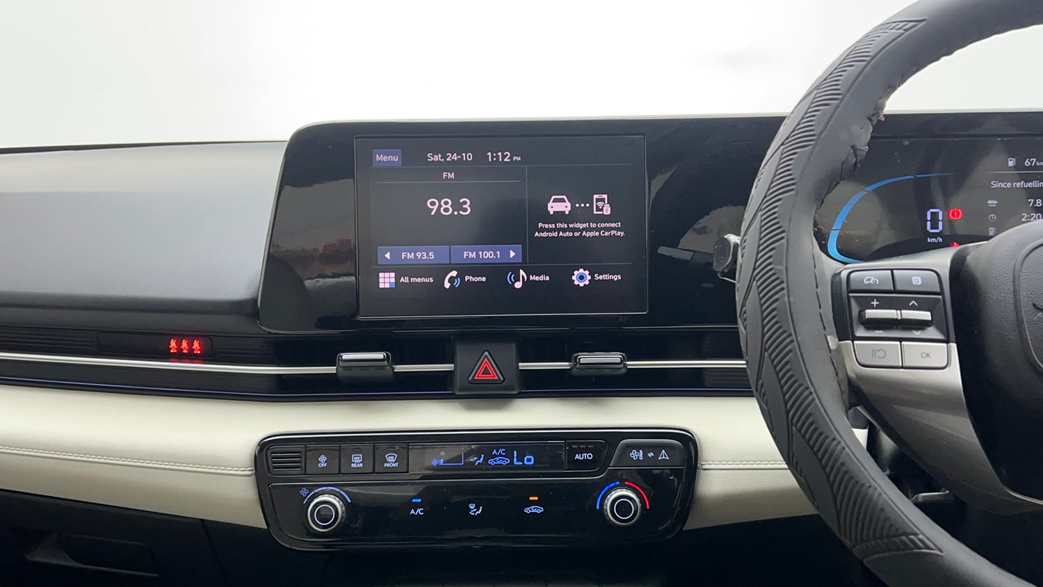 Used 2024 Hyundai Verna SX 1.5 Petrol MT Petrol Manual interior MUSIC SYSTEM & AC CONTROL VIEW