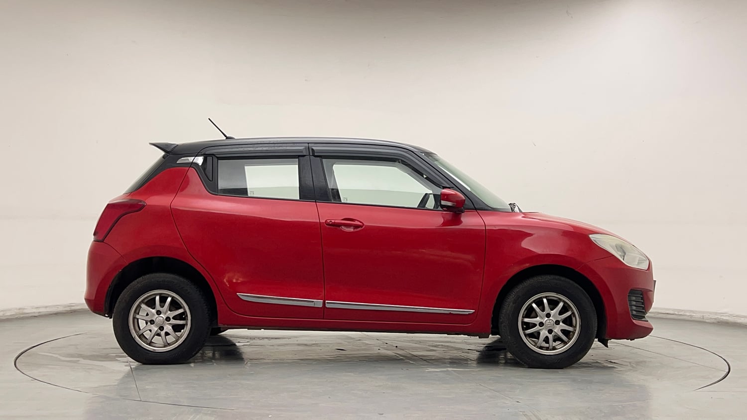 Used 2018 Maruti Suzuki Swift VXI CNG (Outside Fitted) Cng Manual exterior RIGHT SIDE VIEW