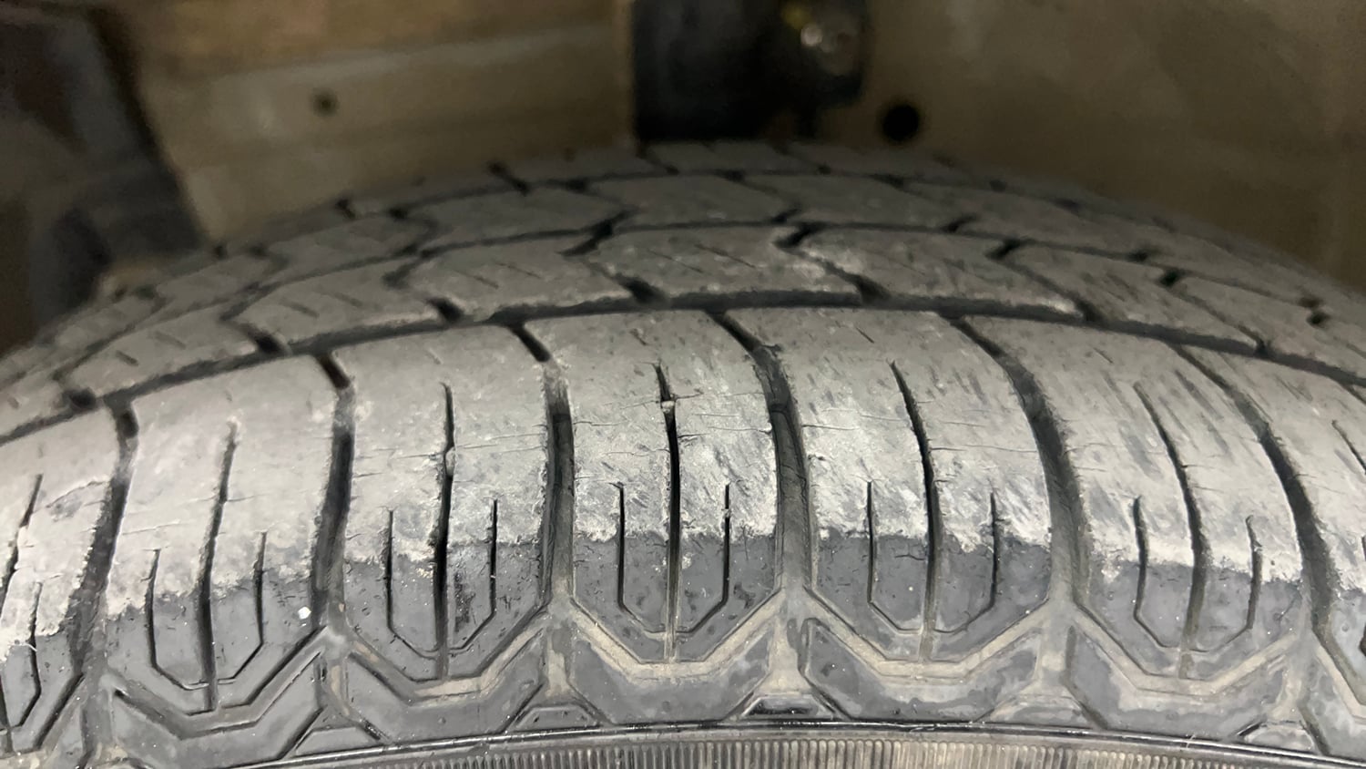 Used 2012 Maruti Suzuki Swift VXi Petrol Manual tyres LEFT FRONT TYRE TREAD VIEW