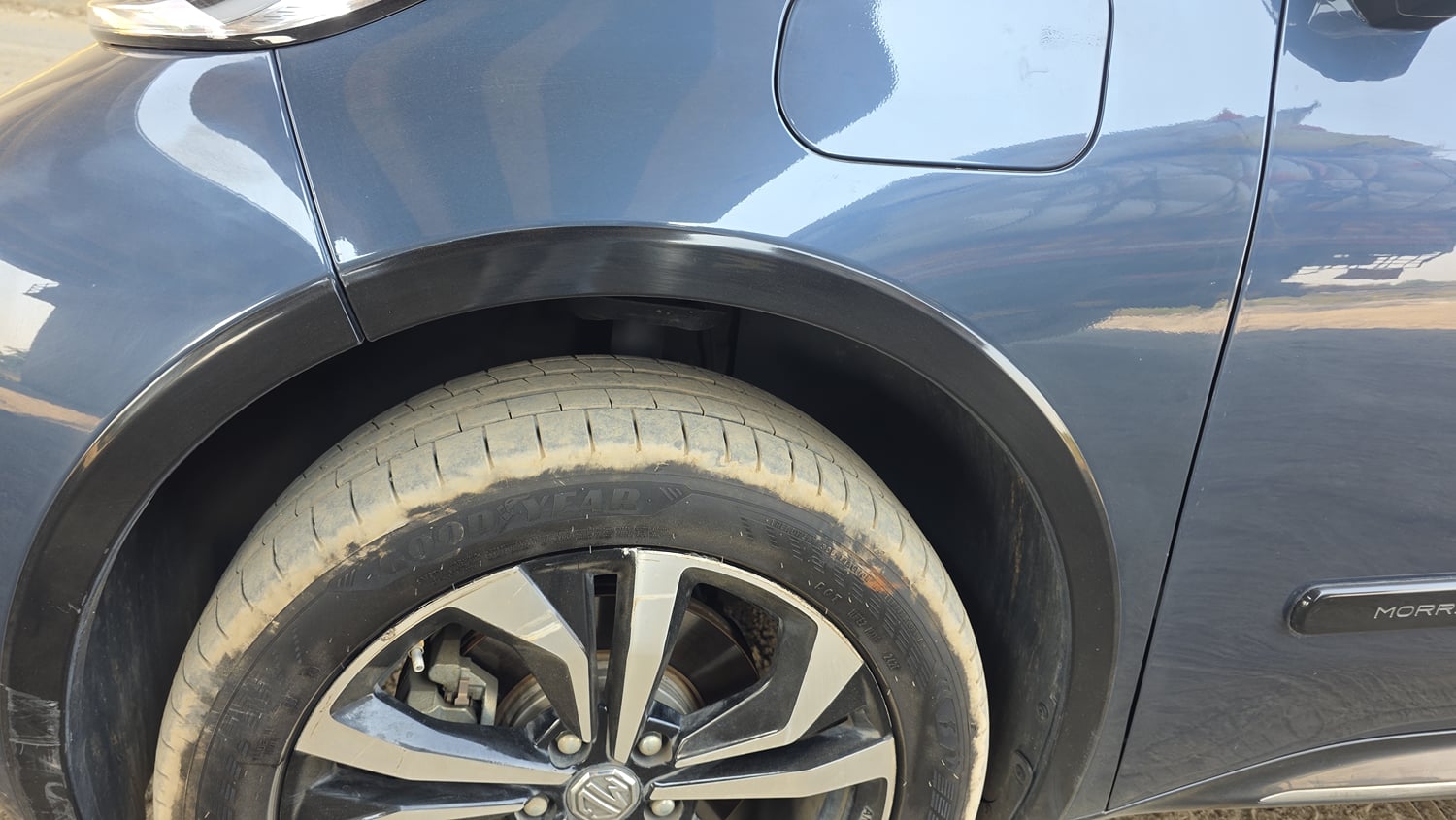 Used 2025 MG Motors Windsor EV Essence Pro Electric Automatic tyres LEFT FRONT TYRE TREAD VIEW