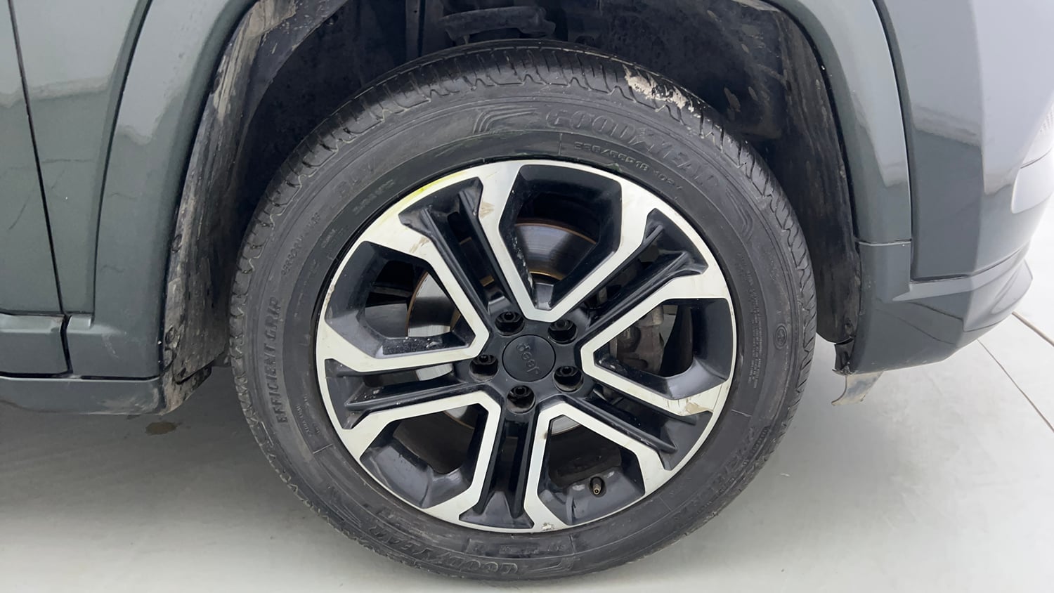 Used 2022 Jeep Compass Model S (O) Diesel 4x4 AT Diesel Automatic tyres RIGHT FRONT TYRE RIM VIEW