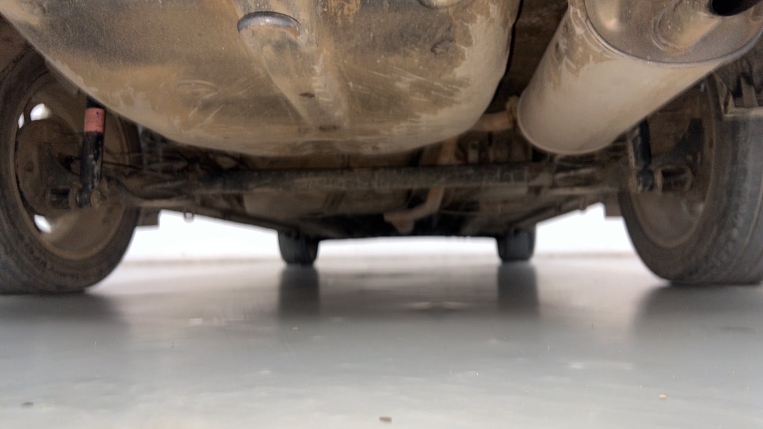 Used 2016 Maruti Suzuki Ciaz ZXi Petrol Manual extra REAR UNDERBODY VIEW (TAKEN FROM REAR)