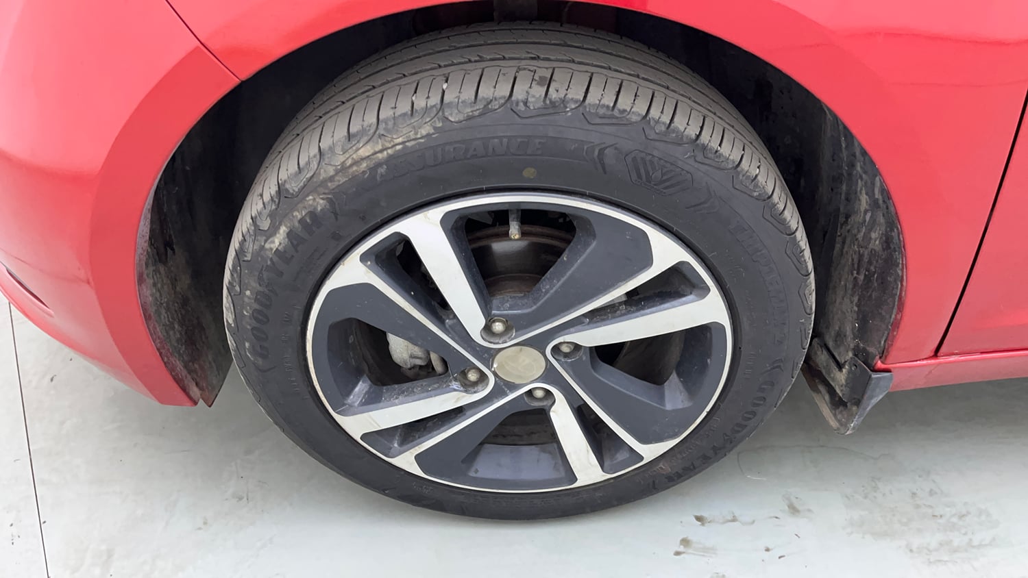 Used 2023 Tata Altroz XZ Diesel Diesel Manual tyres LEFT FRONT TYRE RIM VIEW