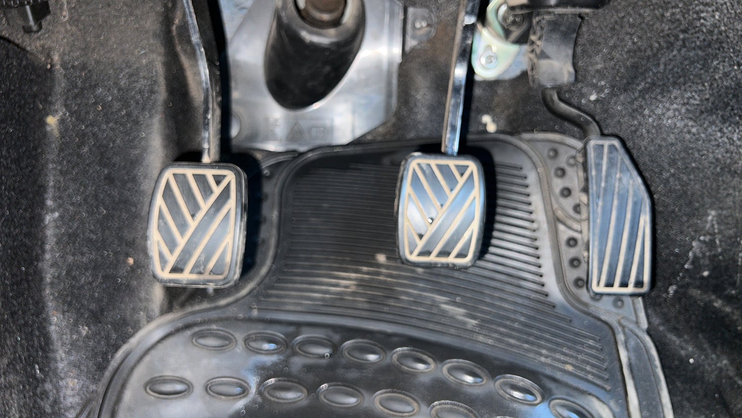 Used 2019 Maruti Suzuki Wagon R ZXi 1.2 Petrol Manual interior PEDALS VIEW