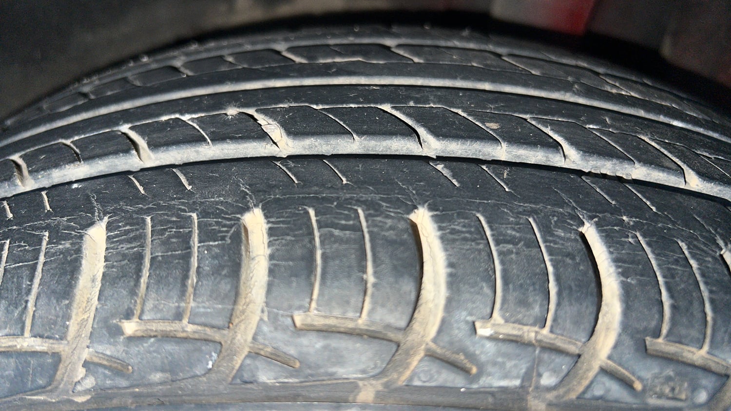 Used 2018 Maruti Suzuki Baleno Delta 1.2 AT Petrol Automatic tyres LEFT REAR TYRE TREAD VIEW