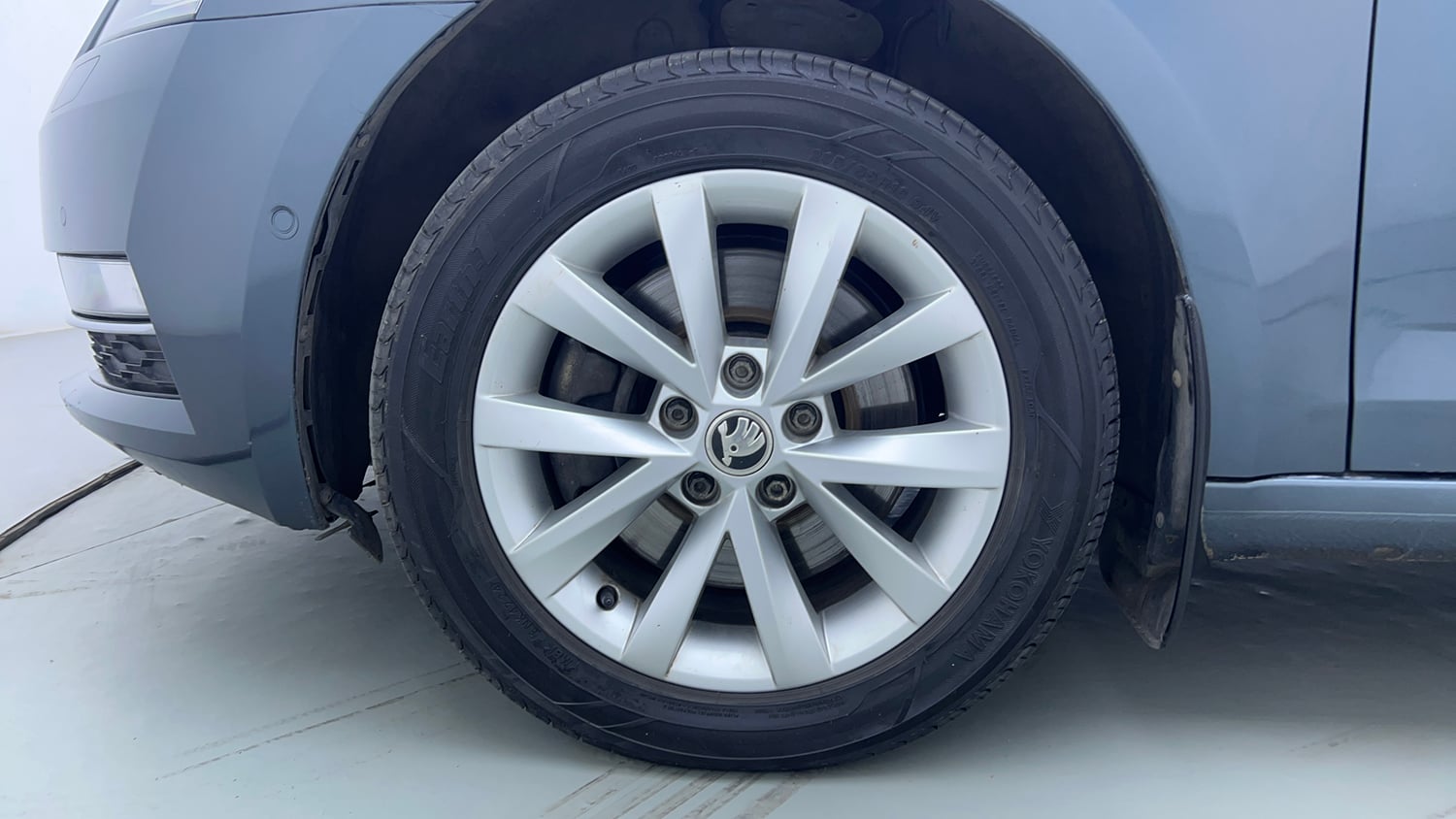 Used 2018 Skoda Octavia 1.8 TSI L&K Petrol Automatic tyres LEFT FRONT TYRE RIM VIEW
