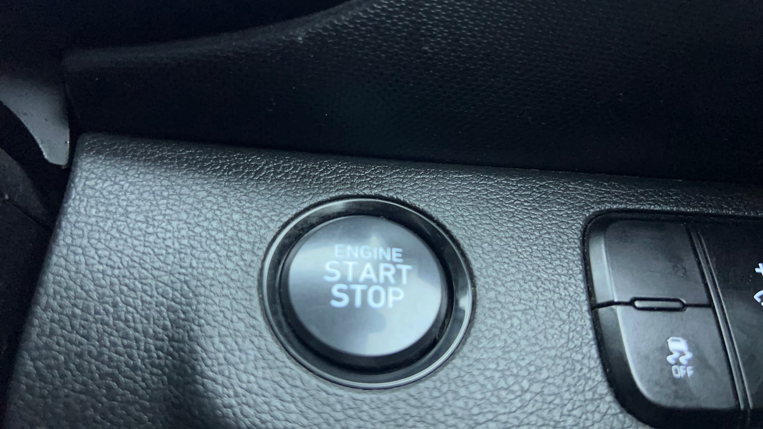 Used 2021 Hyundai Venue SX Plus 1.0 Turbo DCT Petrol Automatic top_features Keyless start