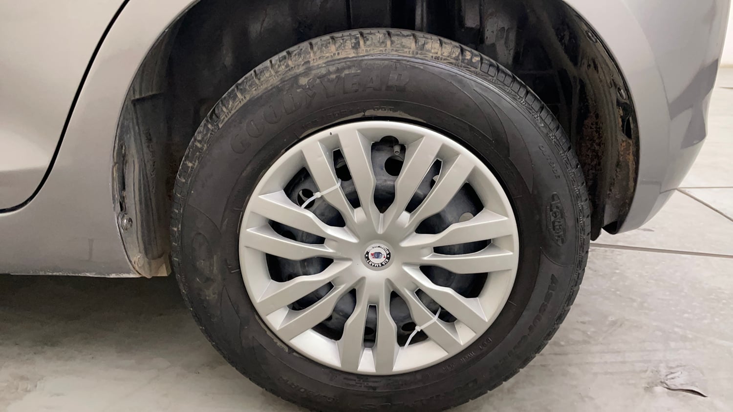 Used 2012 Maruti Suzuki Swift VXi Petrol Manual tyres LEFT REAR TYRE RIM VIEW