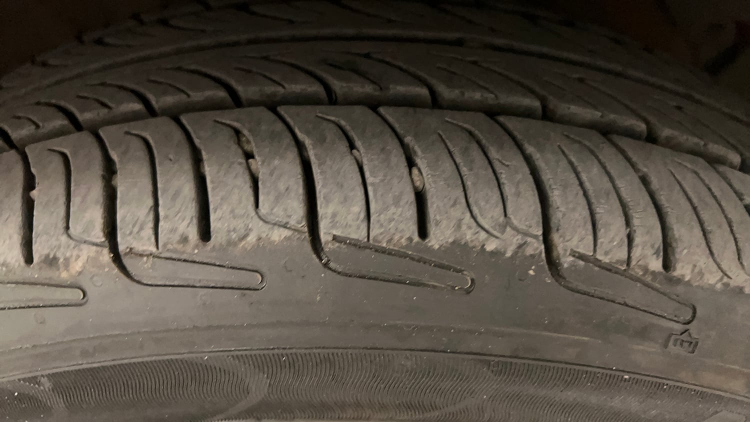 Used 2016 Hyundai Grand i10 Sportz 1.2 Kappa VTVT Petrol Manual tyres RIGHT FRONT TYRE TREAD VIEW