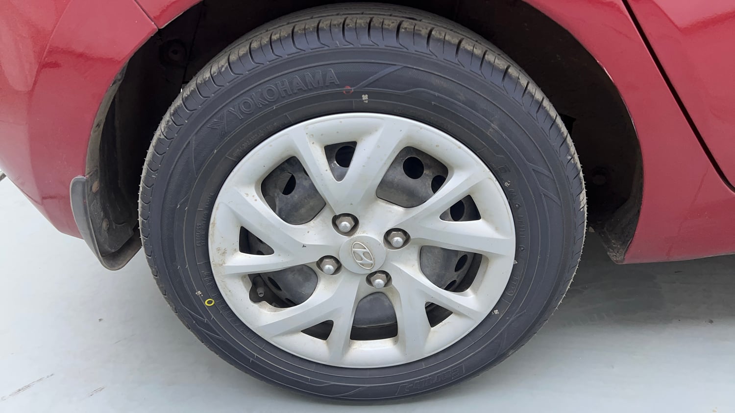 Used 2019 Hyundai Grand i10 Sportz 1.2 Kappa VTVT Petrol Manual tyres RIGHT REAR TYRE RIM VIEW