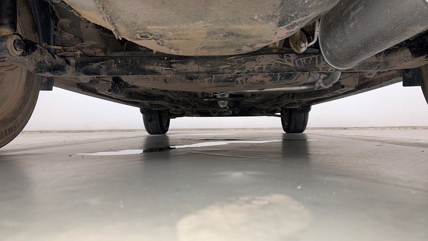 Used 2018 Tata Tiago Revotron XZ Petrol Manual extra REAR UNDERBODY VIEW (TAKEN FROM REAR)