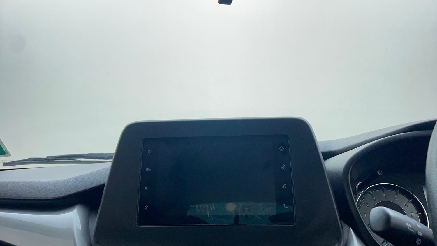 Used 2024 Maruti Suzuki Baleno Zeta AGS Petrol Automatic top_features Touch screen infotainment system