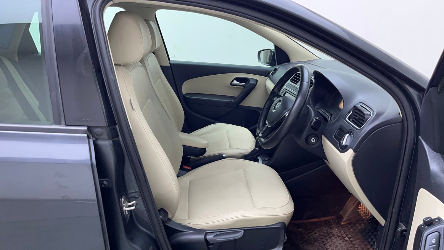 Used 2023 Volkswagen Vento Highline Plus 1.0L TSI Automatic Petrol Automatic interior RIGHT SIDE FRONT DOOR CABIN VIEW
