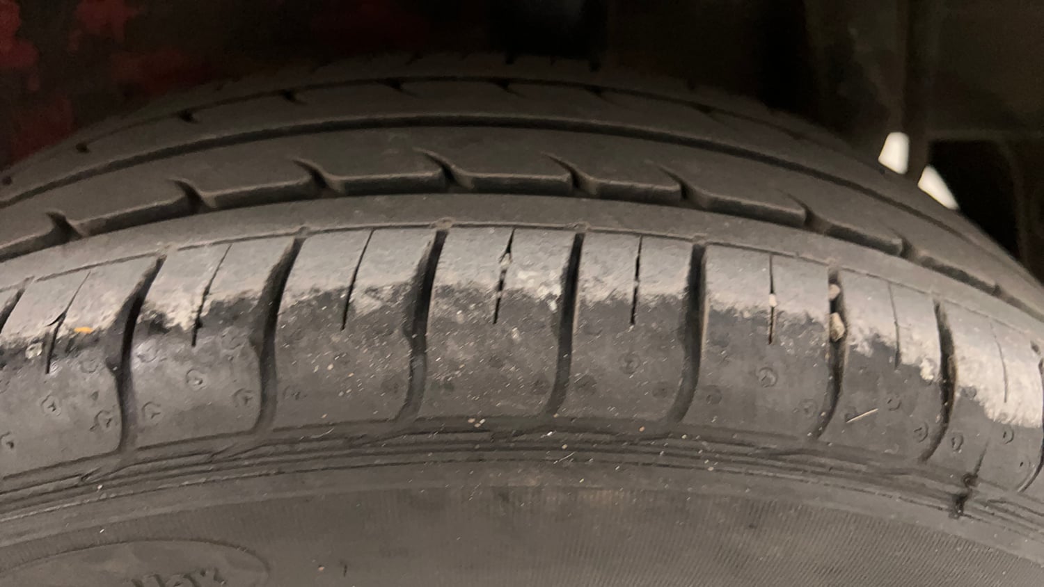 Used 2014 Maruti Suzuki Celerio VXi AMT Petrol Automatic tyres LEFT REAR TYRE TREAD VIEW
