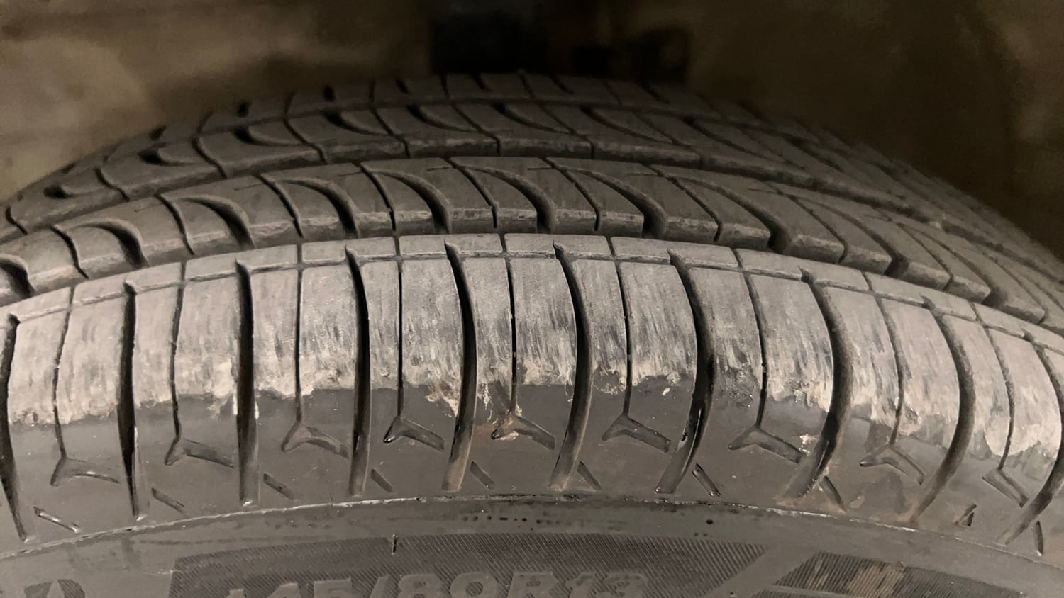 Used 2012 Maruti Suzuki Wagon R LXi Petrol Manual tyres LEFT FRONT TYRE TREAD VIEW