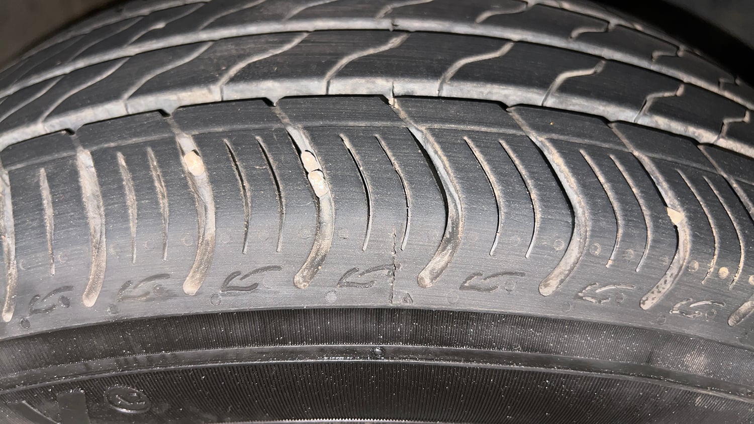 Used 2022 Honda Amaze VX CVT 1.2 Petrol Petrol Automatic tyres RIGHT FRONT TYRE TREAD VIEW