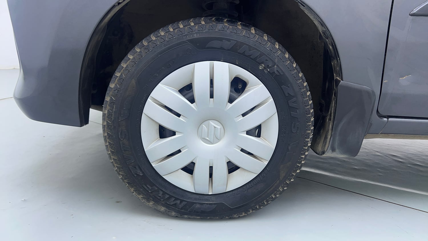 Used 2017 Maruti Suzuki Alto 800 VXi (O) Petrol Manual tyres LEFT FRONT TYRE RIM VIEW