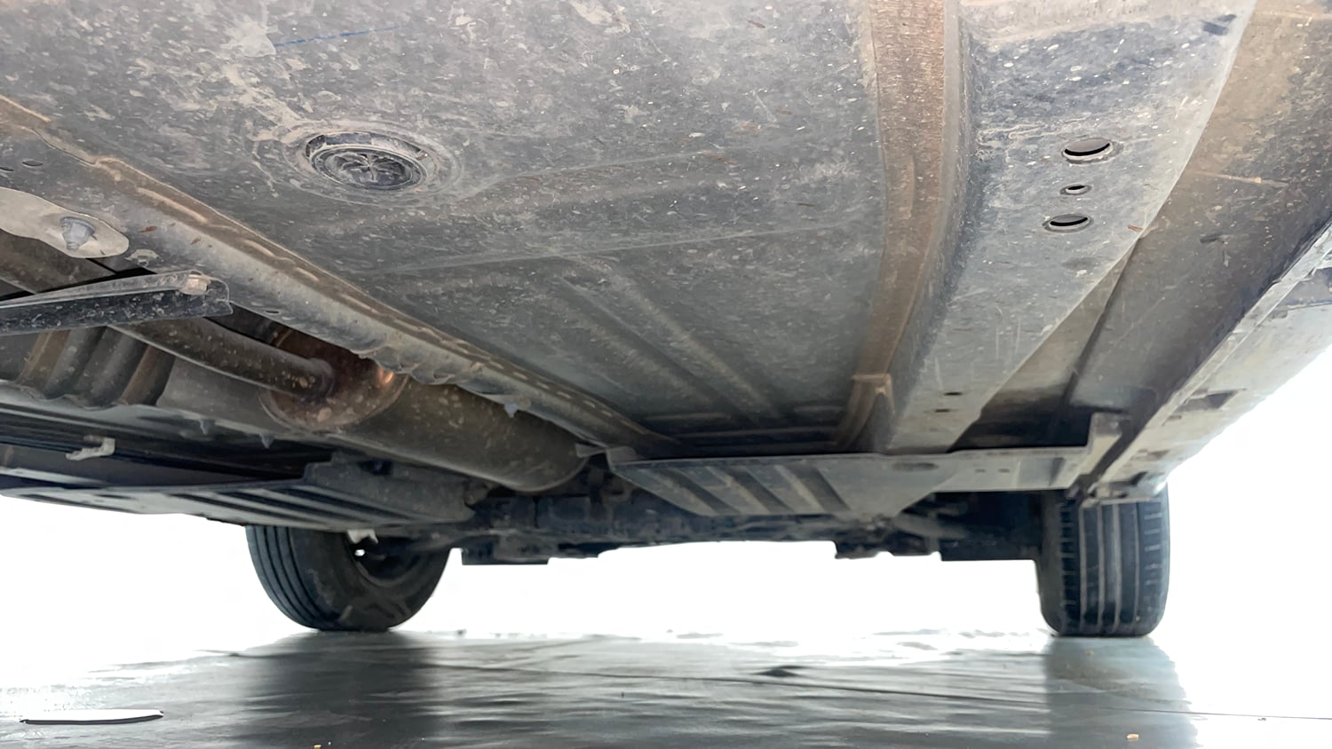 Used 2022 Toyota Glanza S Petrol Manual extra REAR RIGHT UNDERBODY VIEW