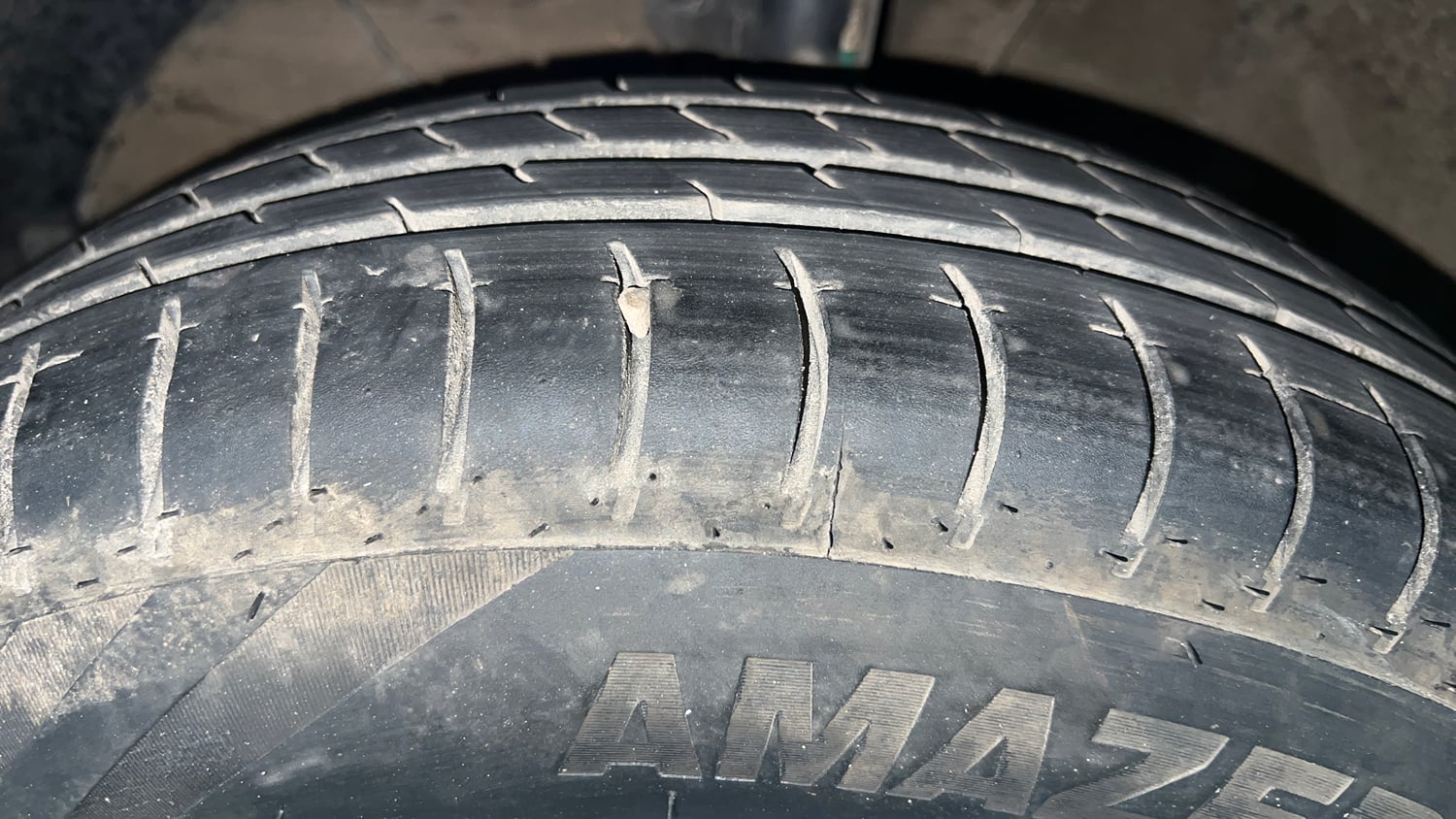 Used 2023 Maruti Suzuki Swift VXi Petrol Manual tyres LEFT FRONT TYRE TREAD VIEW
