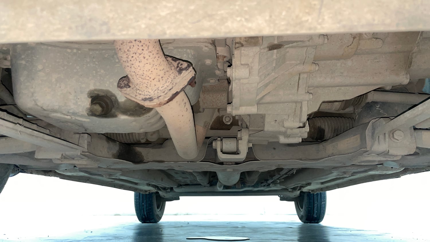 Used 2023 Tata Punch Adventure Rhythm Pack MT Petrol Manual extra FRONT LEFT UNDERBODY VIEW