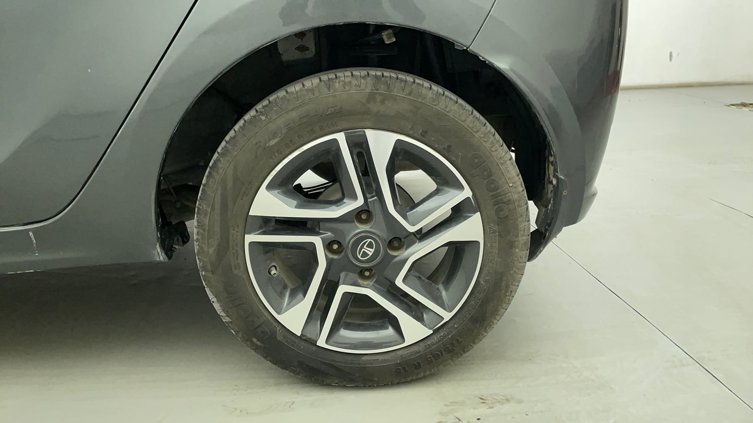 Used 2022 Tata Tiago XZA Plus Petrol Automatic tyres LEFT REAR TYRE RIM VIEW