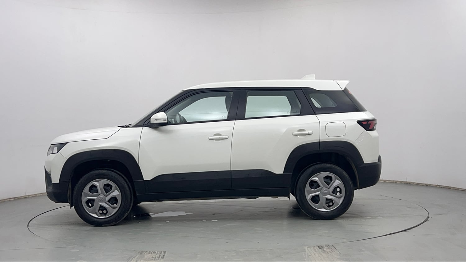 Used 2023 Maruti Suzuki Brezza VXi Petrol Manual exterior LEFT SIDE VIEW
