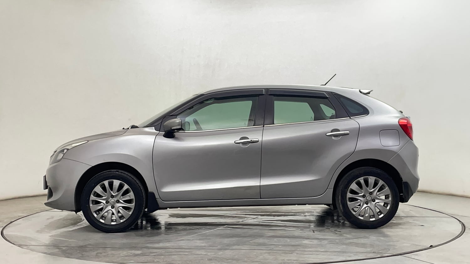 Used 2016 Maruti Suzuki Baleno Alpha 1.2 Petrol Manual exterior LEFT SIDE VIEW