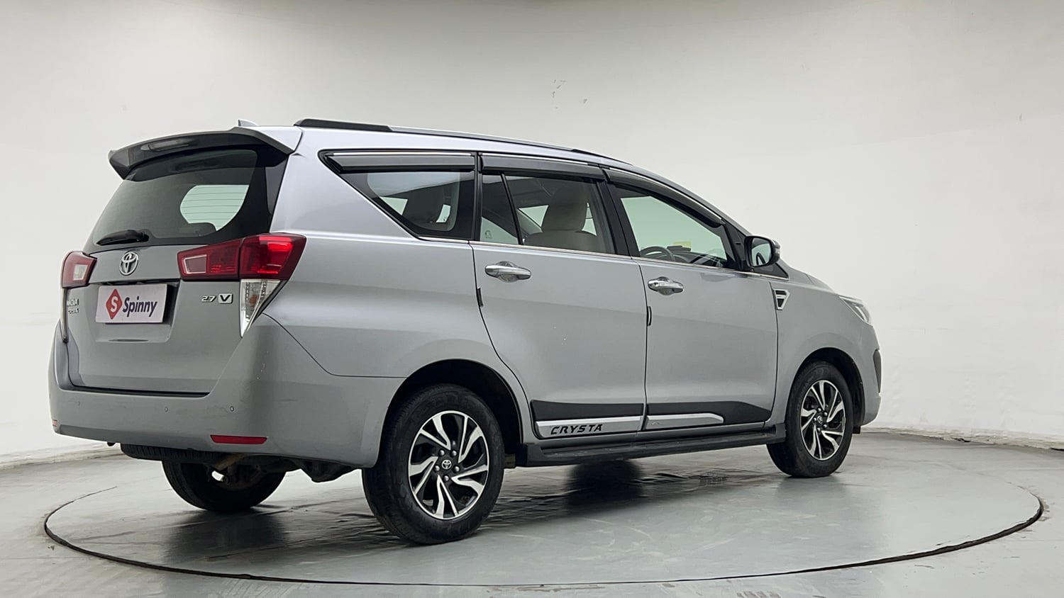 Used 2022 Toyota Innova Crysta VX 2.7 7 STR Petrol Manual exterior RIGHT REAR CORNER VIEW