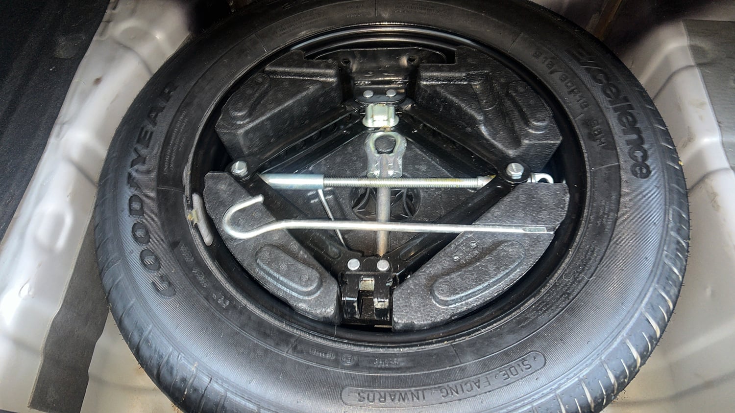 Used 2018 Tata Nexon XZA Plus Diesel Diesel Automatic tyres SPARE TYRE VIEW