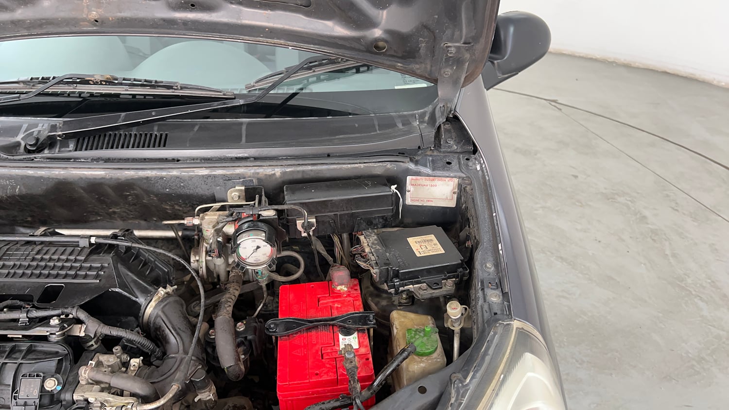 Used 2014 Maruti Suzuki Alto 800 Lxi CNG Cng Manual engine ENGINE LEFT SIDE HINGE & APRON VIEW