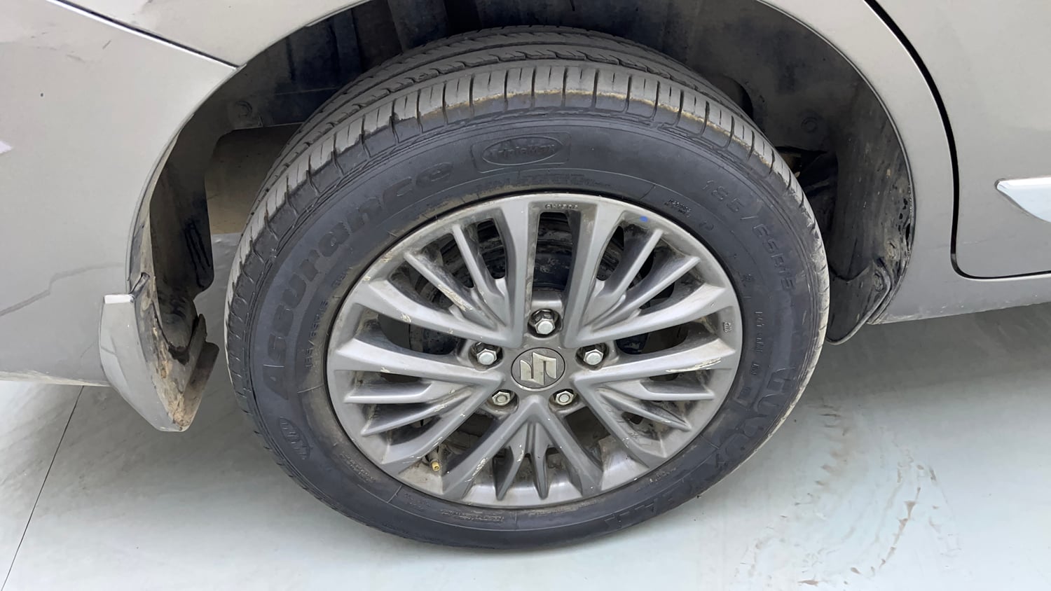 Used 2020 Maruti Suzuki New Ertiga ZXi AT Petrol Automatic tyres RIGHT REAR TYRE RIM VIEW
