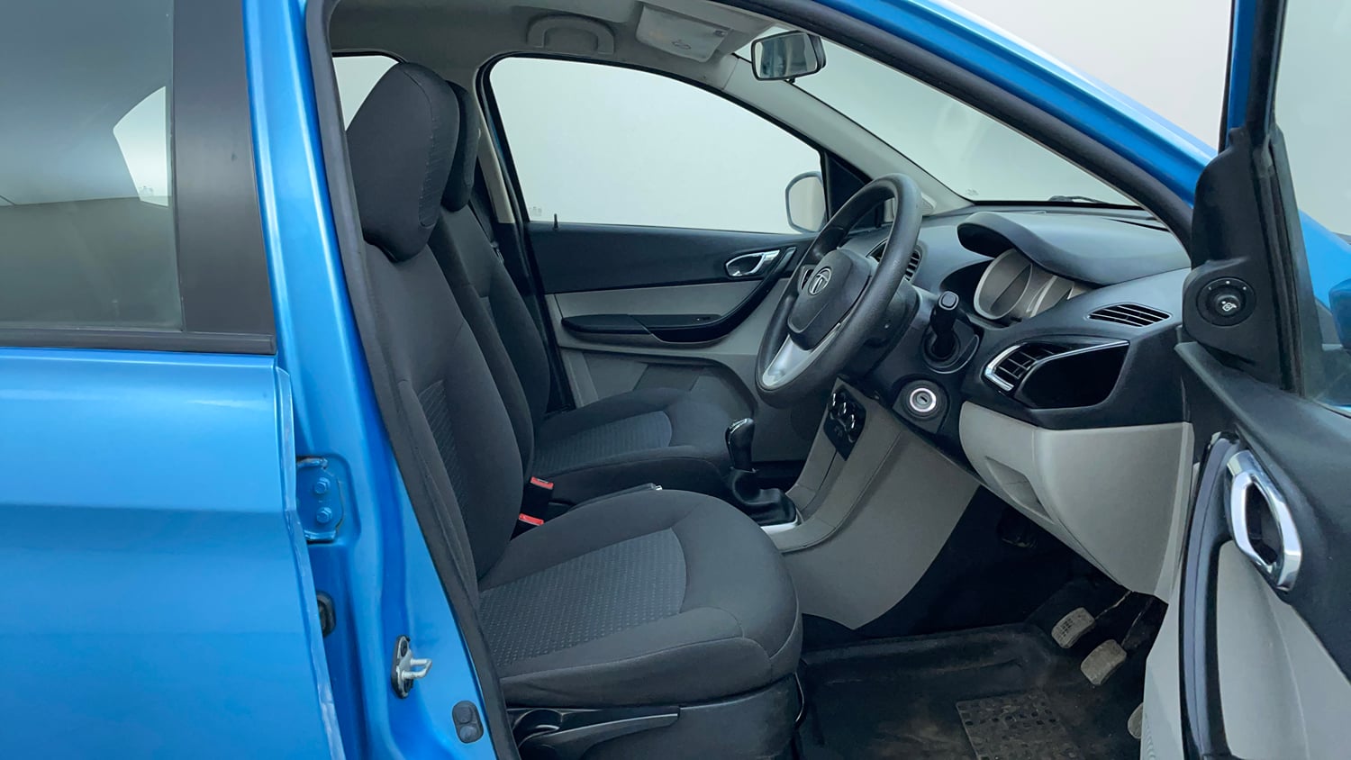 Used 2017 Tata Tiago Revotron XZ Petrol Manual interior RIGHT SIDE FRONT DOOR CABIN VIEW