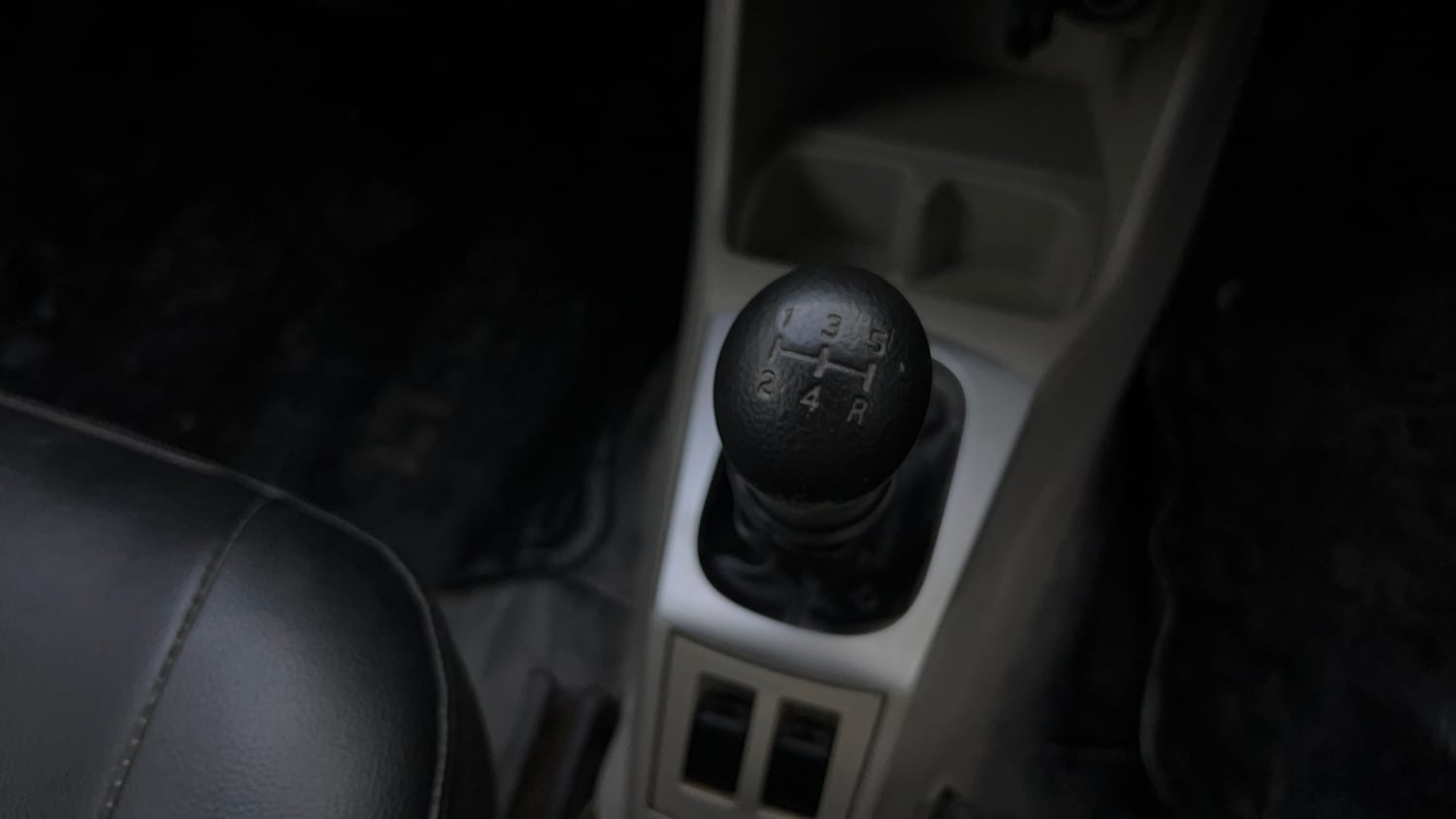 Used 2017 Maruti Suzuki Alto K10 VXi Petrol Manual interior GEAR  KNOB VIEW