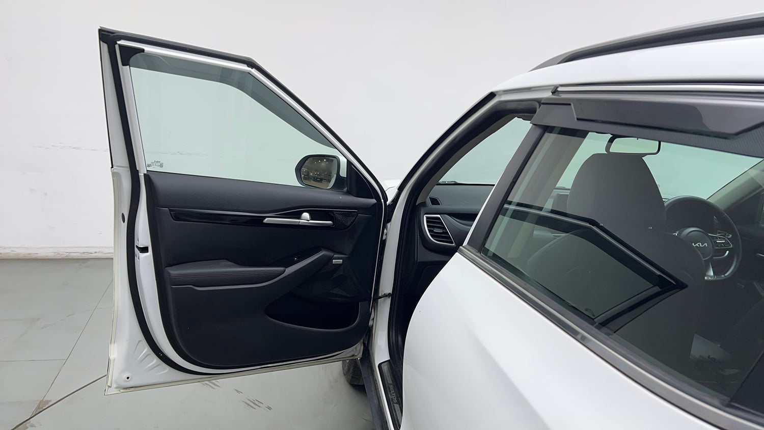 Used 2023 Kia Seltos GTX Plus 1.4 DCT Petrol Automatic interior LEFT FRONT DOOR OPEN VIEW
