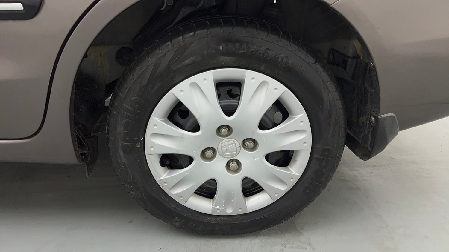 Used 2013 Honda Amaze 1.2 S i-VTEC Petrol Manual tyres LEFT REAR TYRE RIM VIEW
