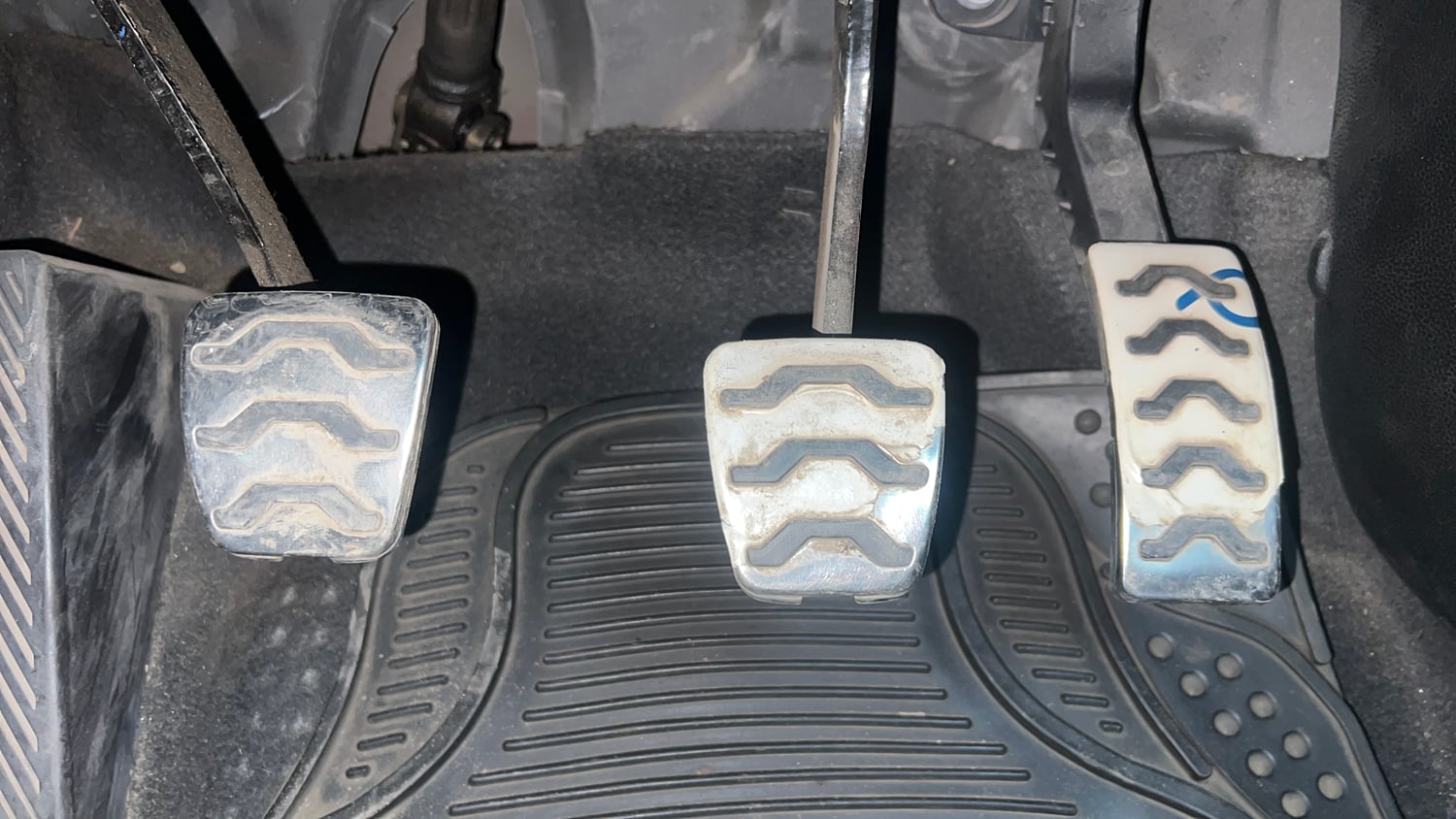 Used 2016 Hyundai i20 Active 1.2 SX Petrol Manual interior PEDALS VIEW
