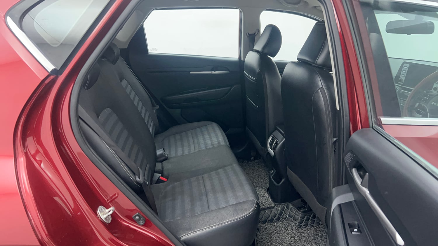 Used 2022 Kia Sonet HTK Plus 1.2 Petrol Manual interior RIGHT SIDE REAR DOOR CABIN VIEW