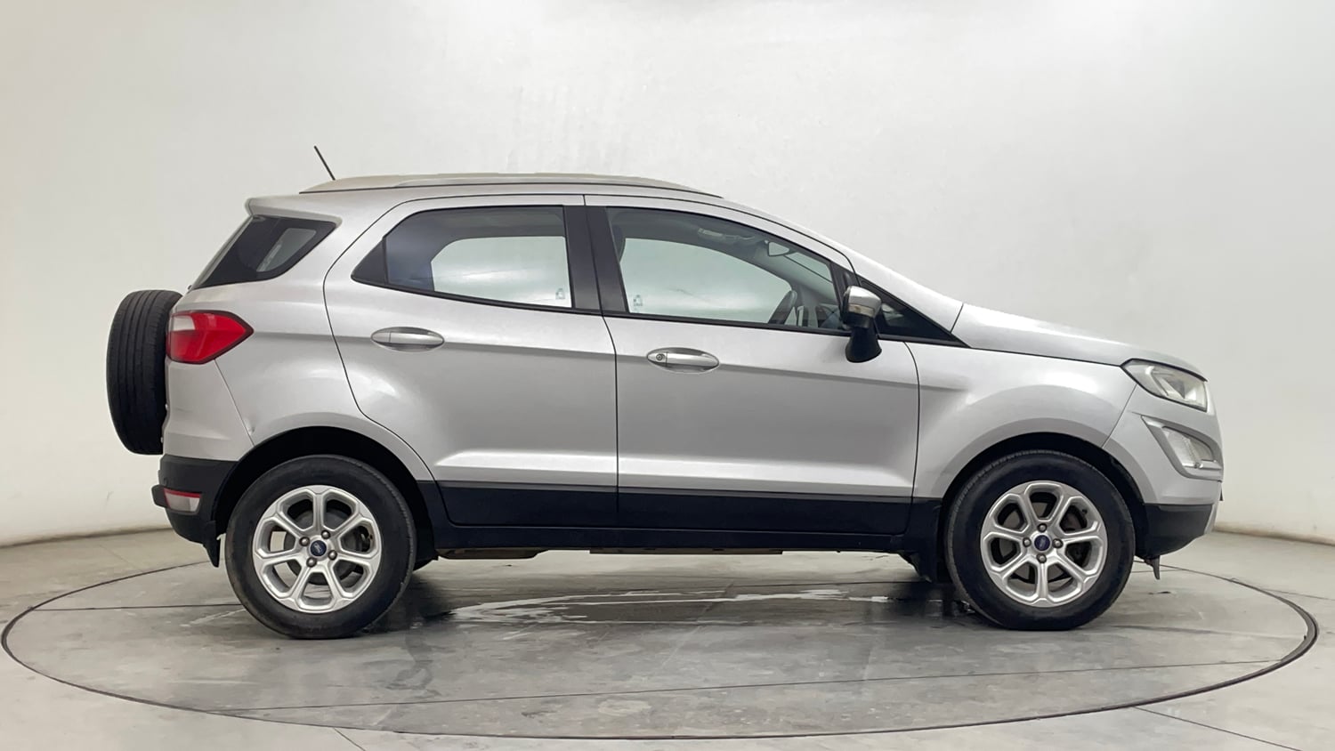 Used 2019 Ford EcoSport Titanium + 1.5L TDCi Diesel Manual exterior RIGHT SIDE VIEW