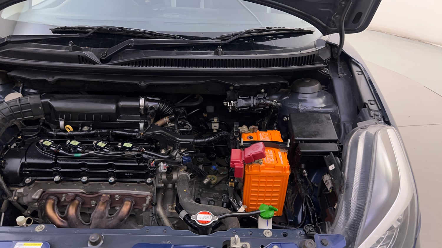 Used 2020 Maruti Suzuki Baleno Zeta Petrol Manual engine ENGINE LEFT SIDE HINGE & APRON VIEW