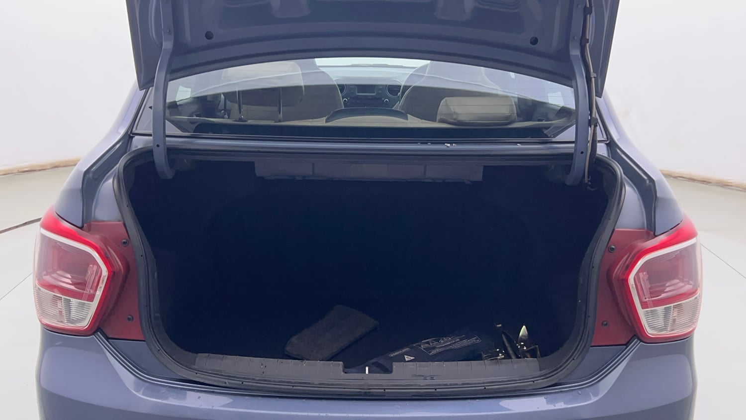 Used 2015 Hyundai Xcent S 1.2 Petrol Manual interior DICKY INSIDE VIEW