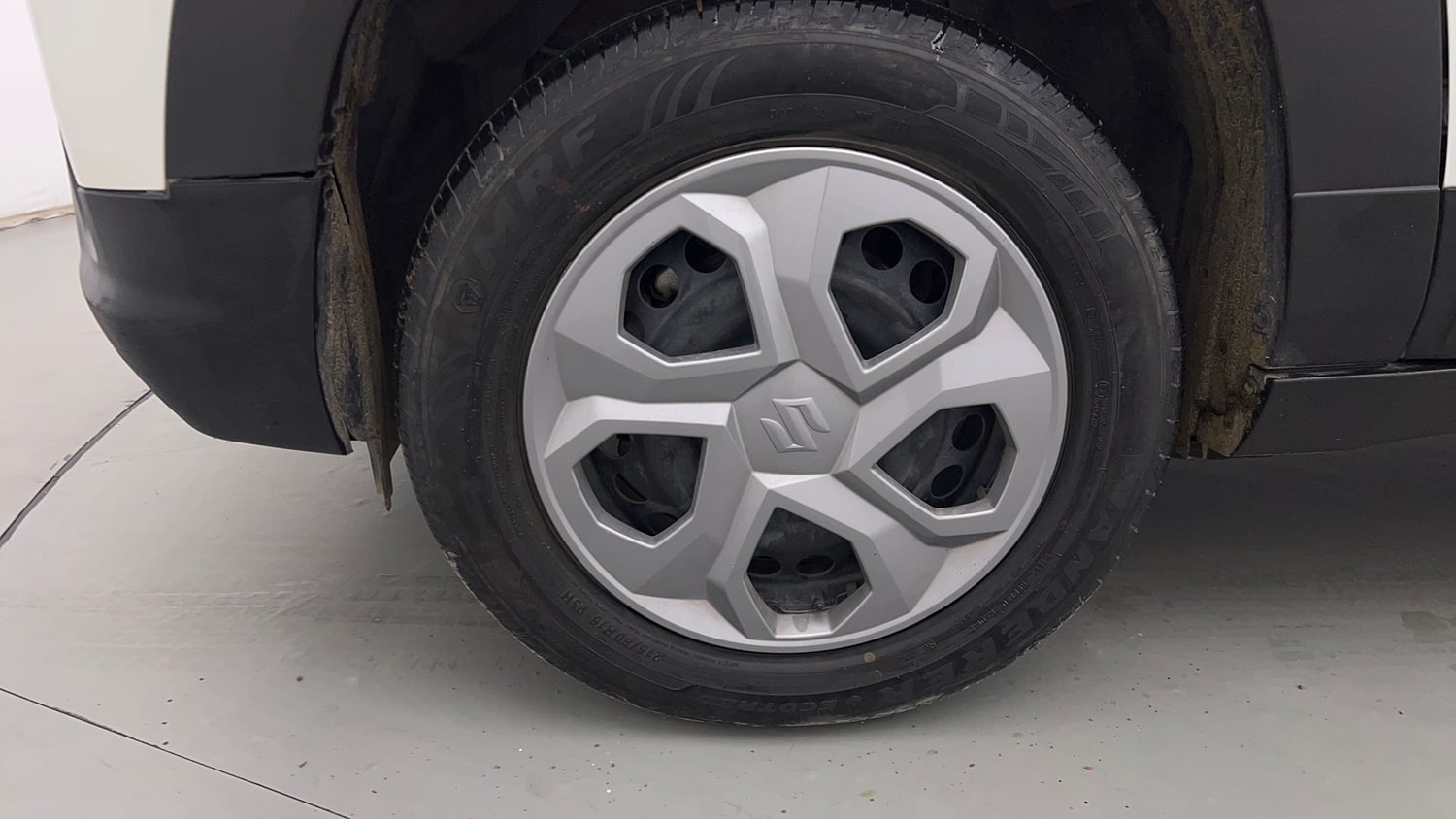 Used 2023 Maruti Suzuki Brezza VXi Petrol Manual tyres LEFT FRONT TYRE RIM VIEW