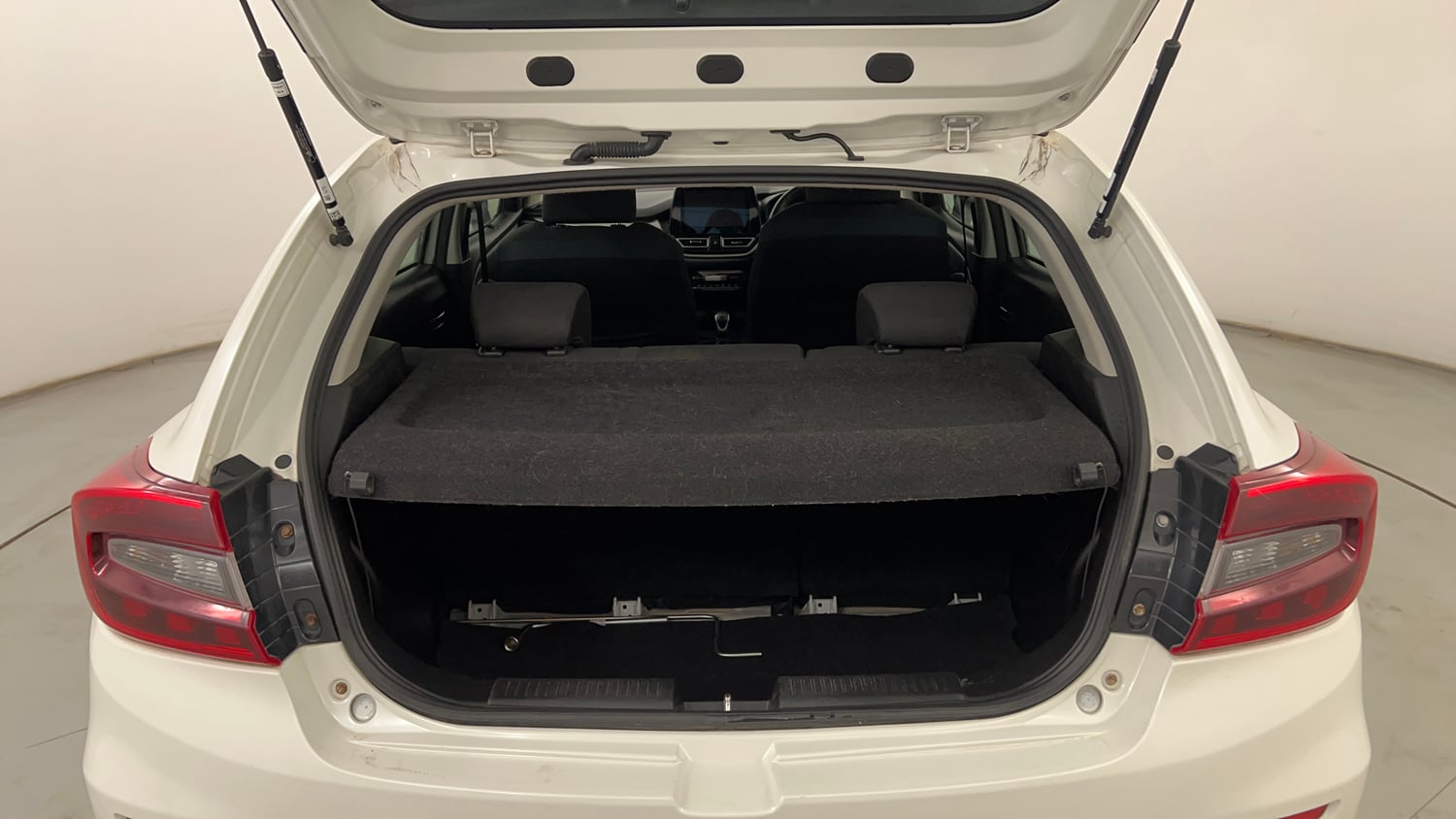 Used 2022 Maruti Suzuki Baleno Alpha AGS Petrol Automatic interior DICKY INSIDE VIEW