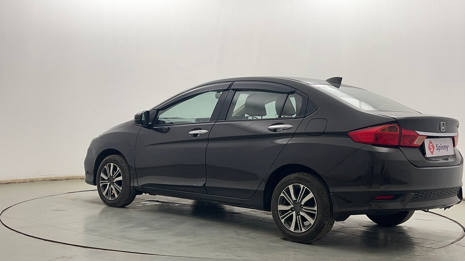 Used 2018 Honda City V Diesel Diesel Manual exterior LEFT REAR CORNER VIEW