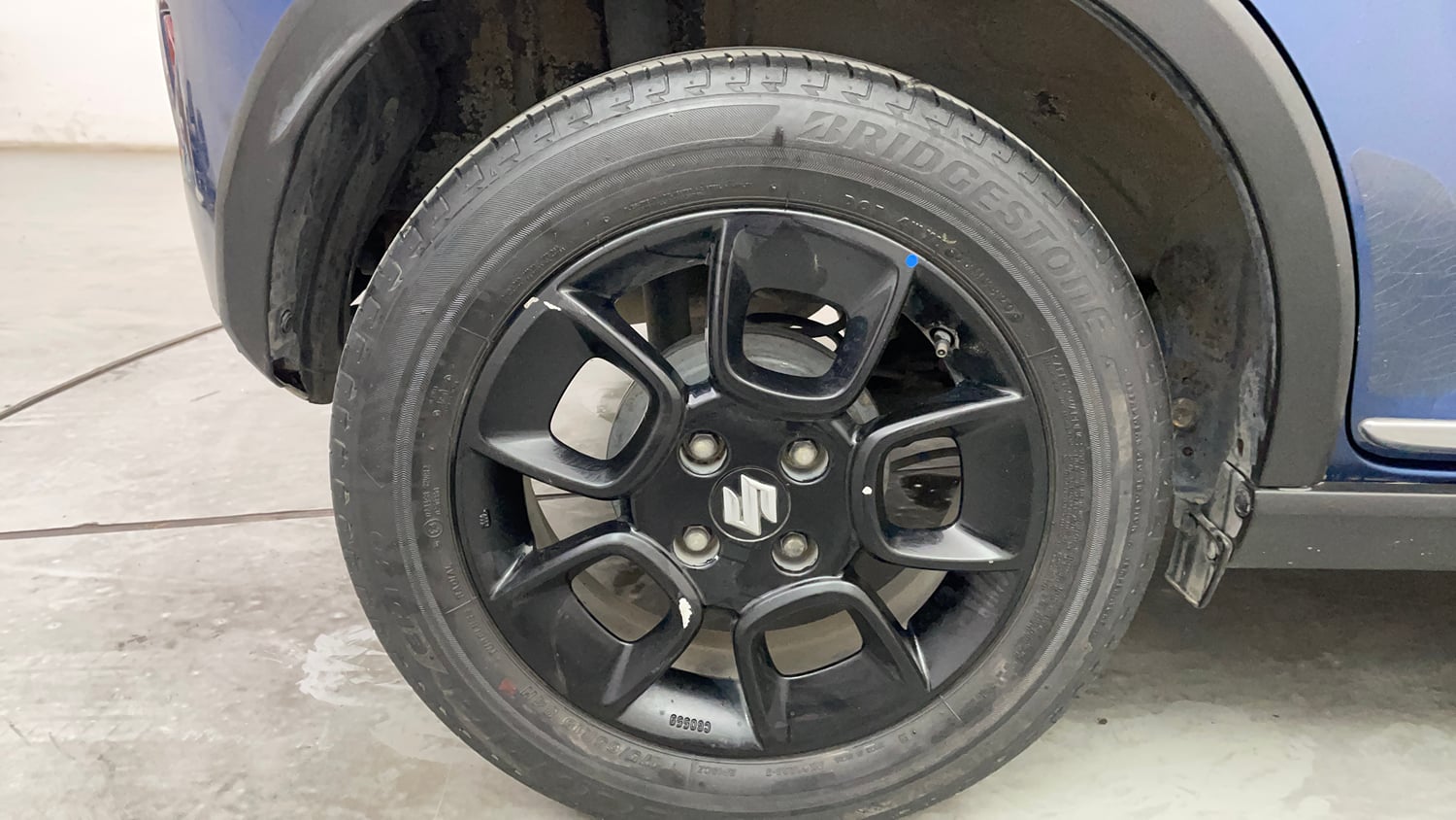 Used 2020 Maruti Suzuki Ignis Alpha 1.2 AMT Petrol Automatic tyres RIGHT REAR TYRE RIM VIEW