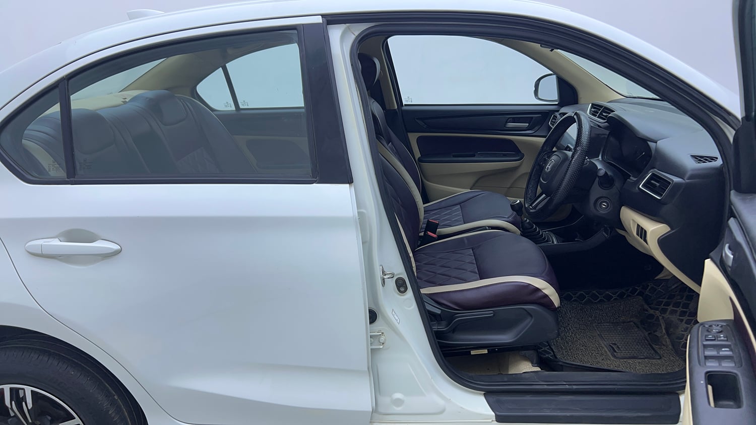 Used 2020 Honda Amaze 1.2 S MT Petrol Petrol Manual interior RIGHT SIDE FRONT DOOR CABIN VIEW