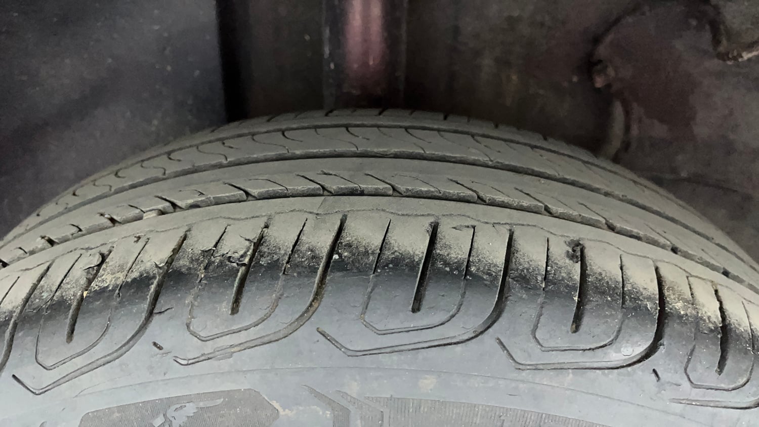 Used 2023 Tata Altroz XZ Diesel Diesel Manual tyres RIGHT REAR TYRE TREAD VIEW