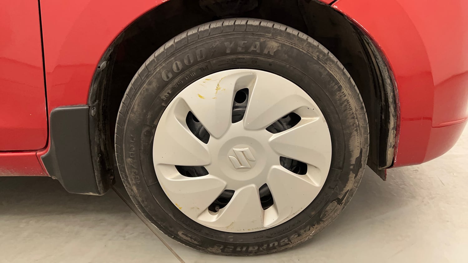 Used 2014 Maruti Suzuki Celerio VXi AMT Petrol Automatic tyres RIGHT FRONT TYRE RIM VIEW